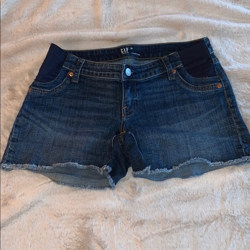 Maternity shorts